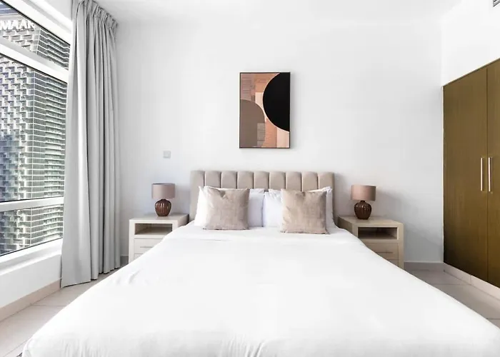 Prime Downtown Burj Khalifa I Sleeps 8