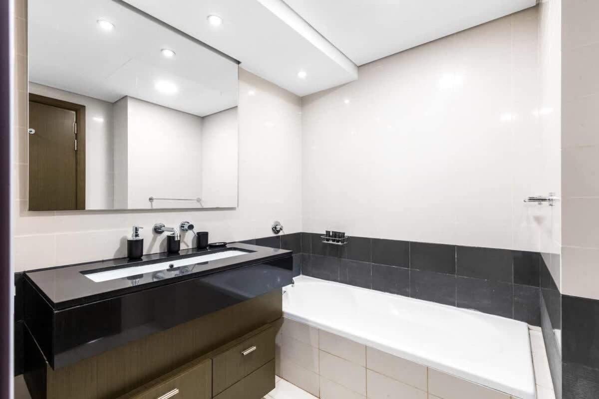 Апартаменти Prime Downtown Burj Khalifa I Sleeps 8