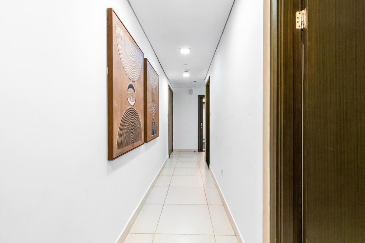 Prime Downtown Burj Khalifa I Sleeps 8 Апартаменти *