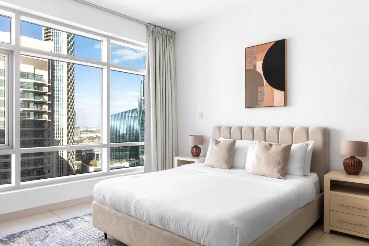 Prime Downtown Burj Khalifa I Sleeps 8 Апартаменти Дубай