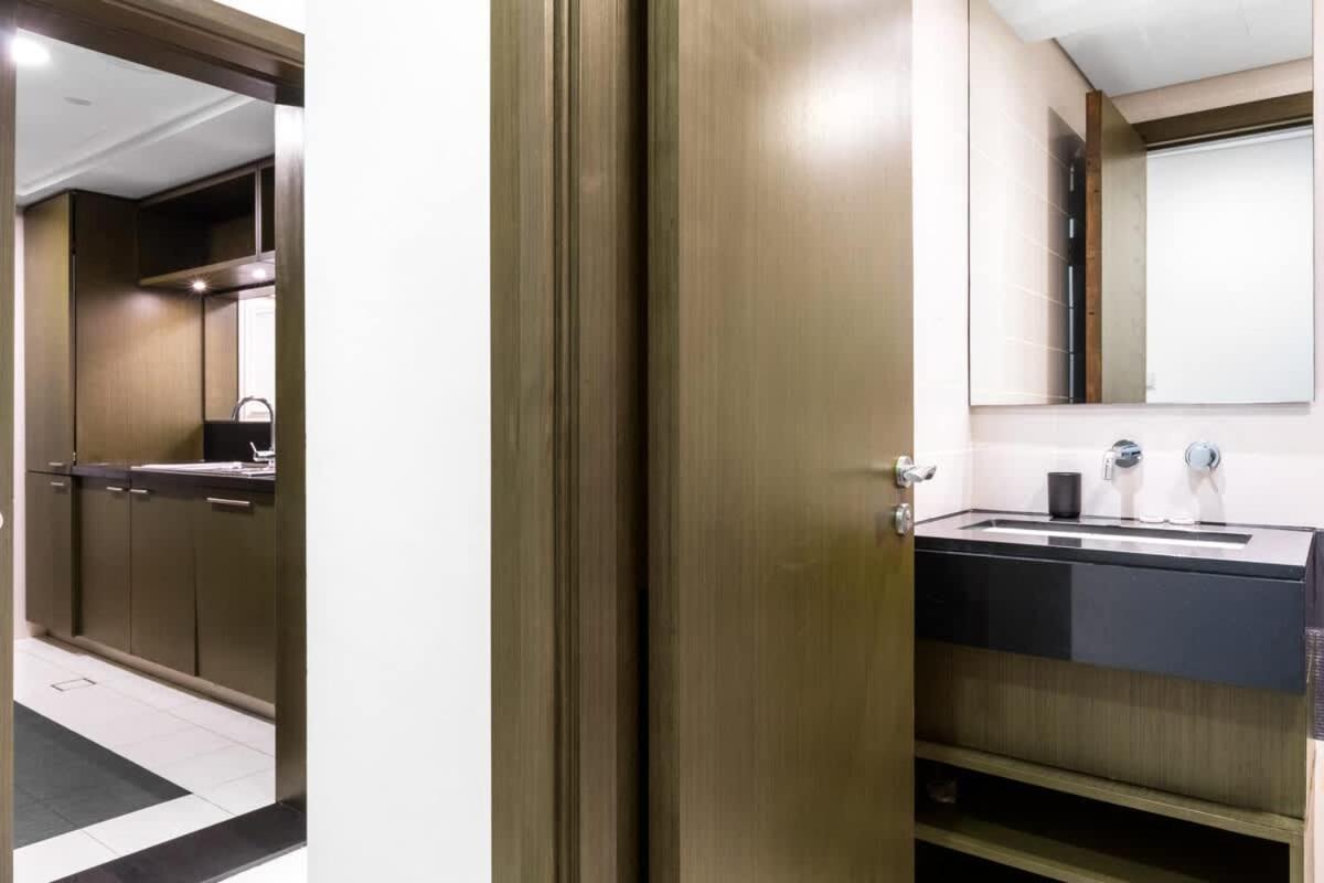Prime Downtown Burj Khalifa I Sleeps 8 अपार्टमेंट